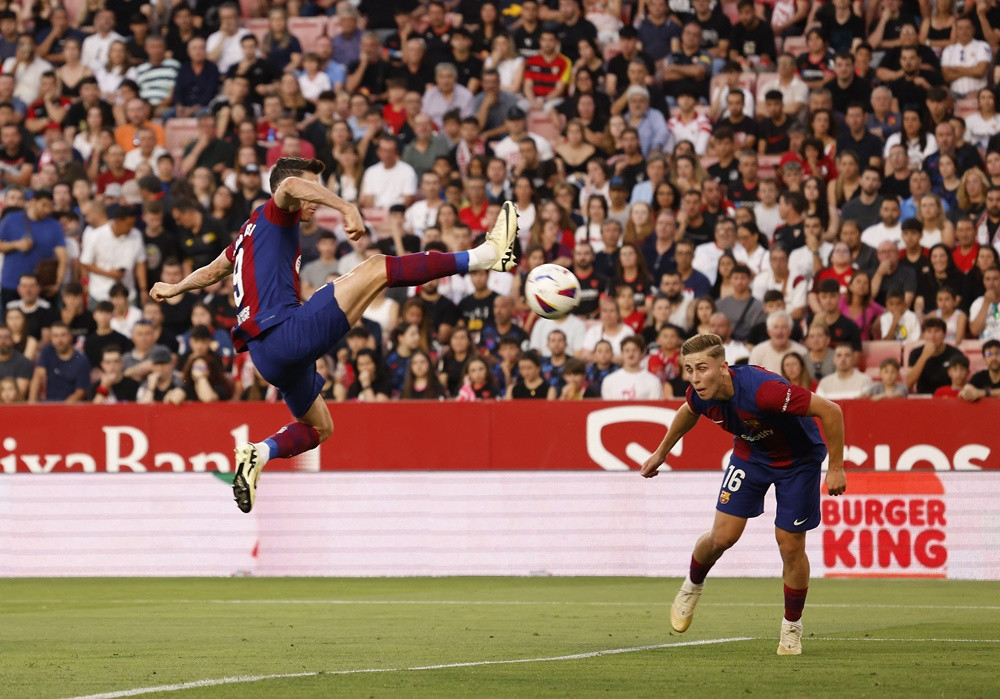 Barcelona thắng nghẹt thở Sevilla ở trận đấu chia tay HLV Xavi Sevilla vs Barcelona 5.JPG