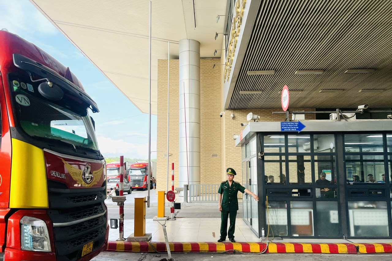 Bài 2: Cửa khẩu số đem lại nhiều lợi ích cho doanh nghiệp và bộ đội biên phòng