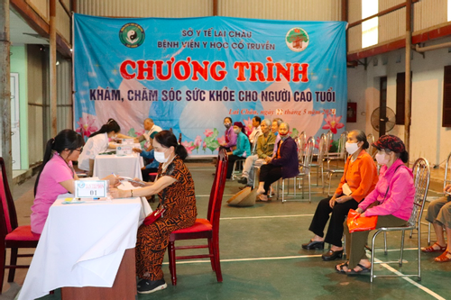 Hơn 300 hội viên người cao tuổi thành phố Lai Châu được khám sức khỏe miễn phí