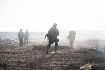Israel và Ai Cập điều tra vụ binh lính đấu súng ở cửa khẩu Rafah