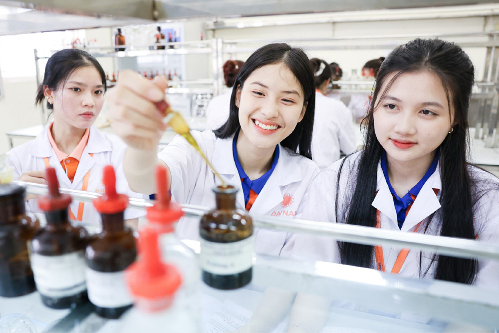 Sinh viên ĐH Đại Nam: 3 năm có bằng cử nhân, được đảm bảo có việc làm