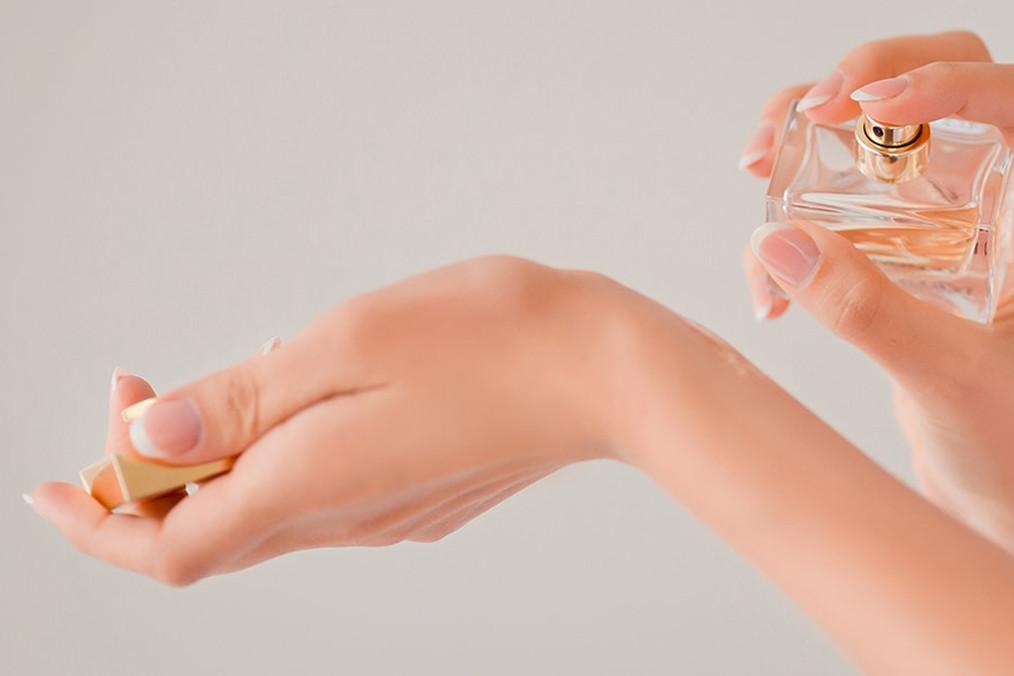 Thu hồi 8 loại nước hoa nhập khẩu vi phạm