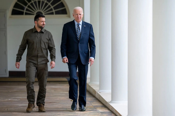 Ukraine giục ông Biden dự hội nghị hòa bình, nêu nhiệm vụ của tù nhân nhập ngũ