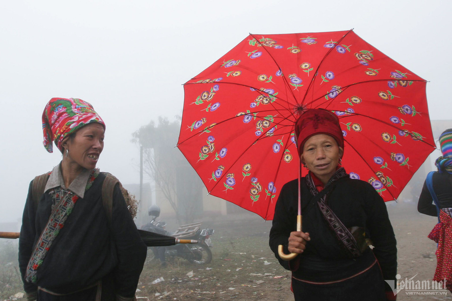 W-Dan Toc Dao Bat Xat Lao Cai_nguoi_cao-tuoi_leanhdung.JPG.jpg