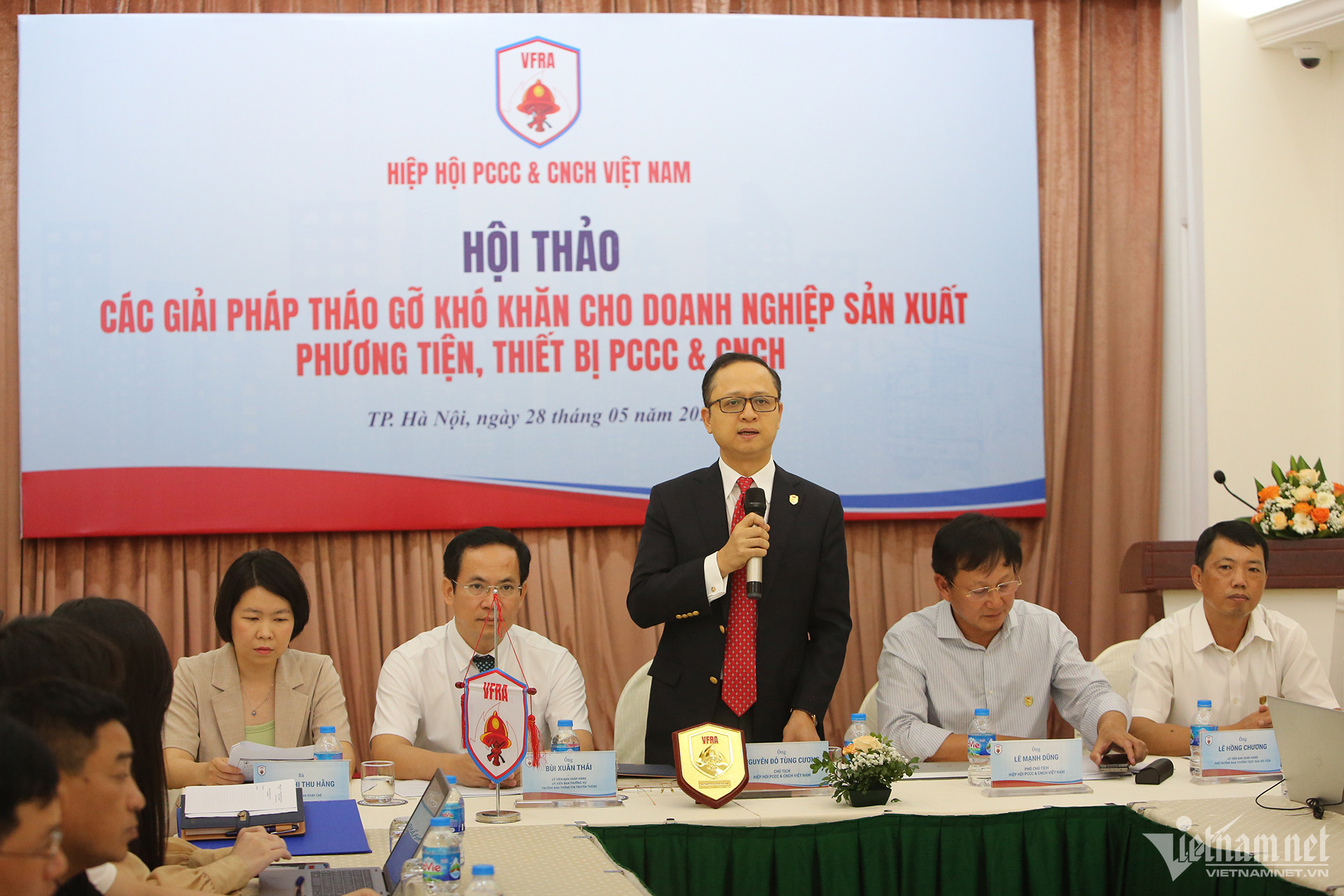 W-hoi thao2.jpg