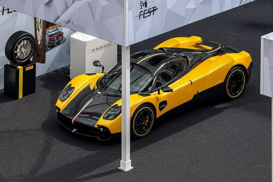 Pagani Utopia màu vàng nổi bật tại Lễ hội siêu xe Modena