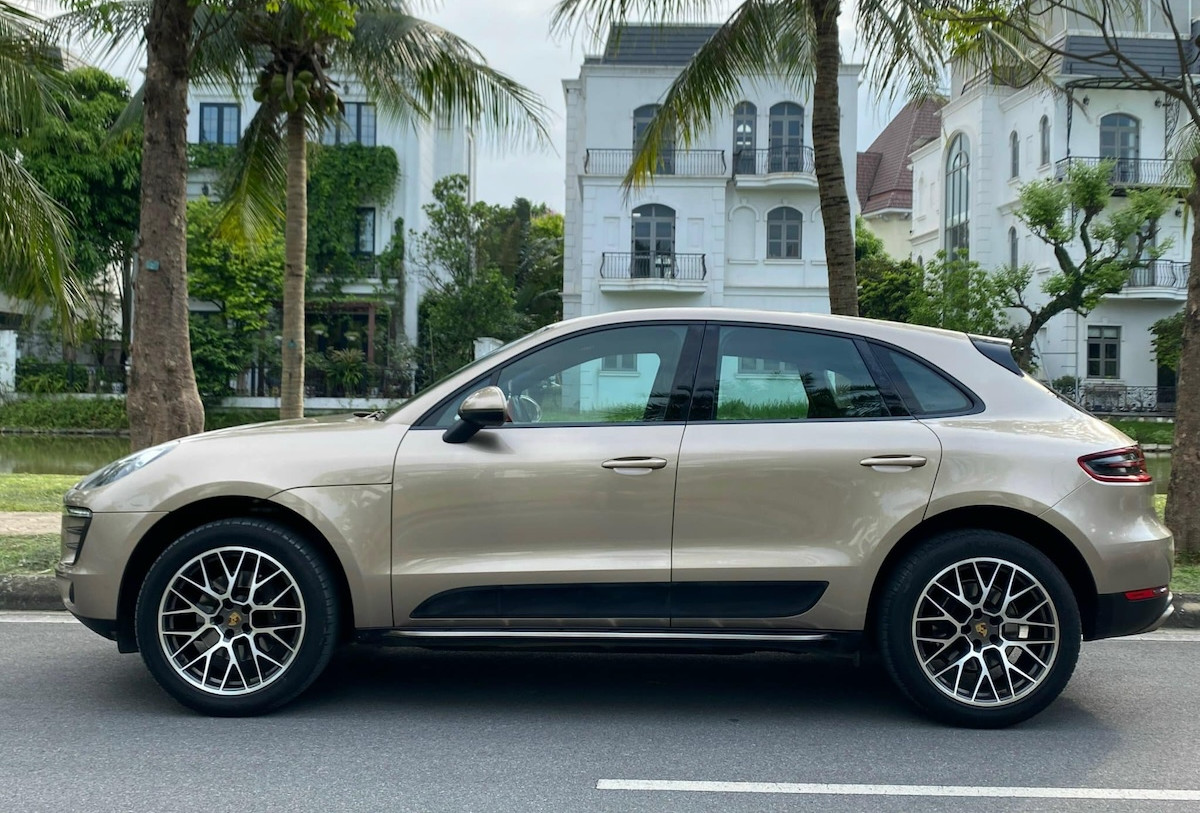 Porsche Macan đi 10 năm rớt hơn nửa giá