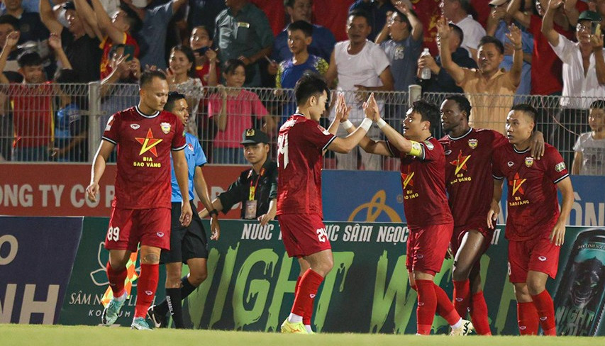 CAHN thất bại trên sân Hà Tĩnh trận ra mắt HLV Polking