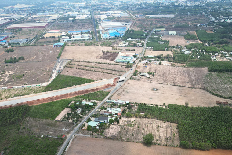 Cảnh đối lập ở dự án cao tốc Biên Hòa - Vũng Tàu sau gần 1 năm thi công