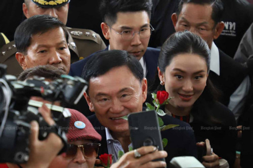 Cựu Thủ tướng Thái Lan Thaksin bị truy tố vì tội khi quân