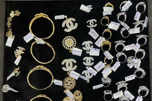 Doanh nghiệp kinh doanh vàng bị phạt hơn 200 triệu vì giả nhãn hiệu Chanel