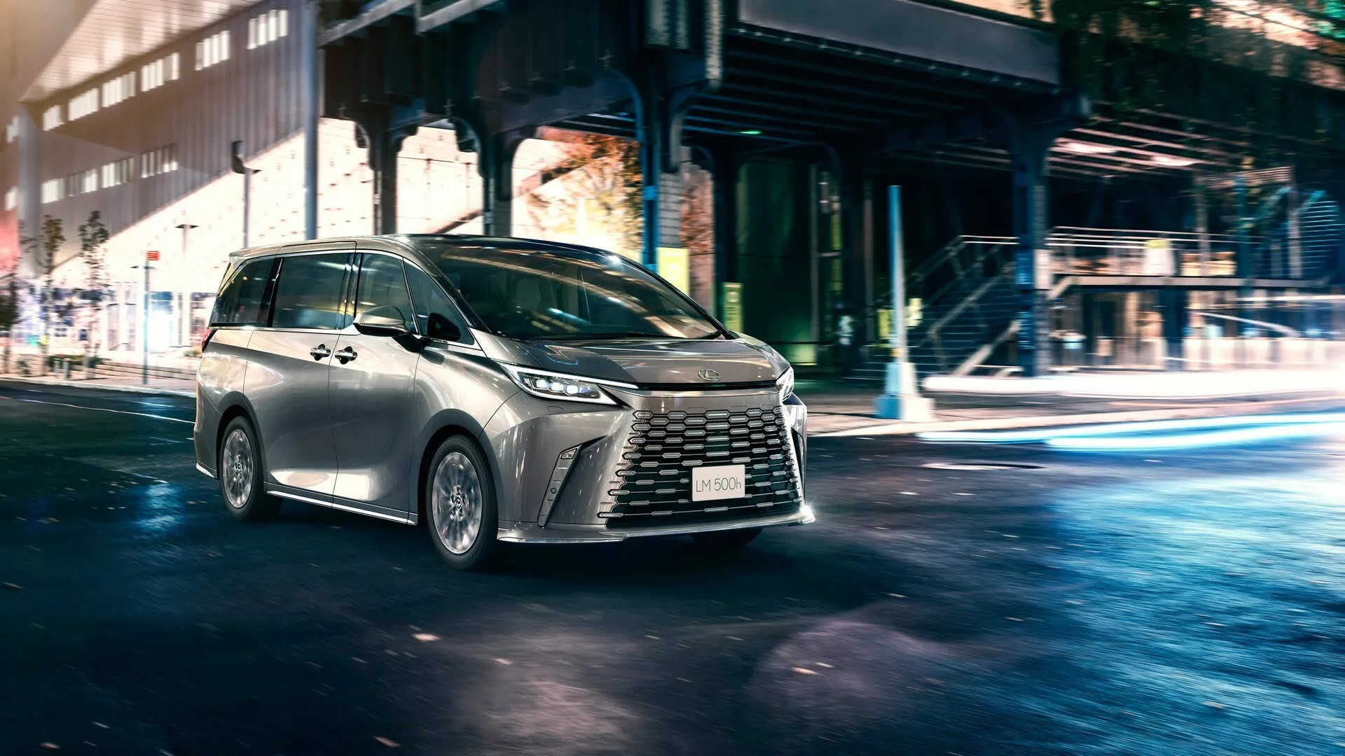 lexus lm 6 cho 8.jpg