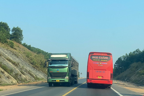 Quảng Trị kiến nghị cho xe tải nặng quay lại lưu thông ở cao tốc Cam Lộ - La Sơn