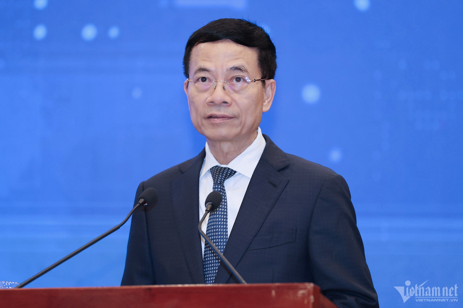 W-Bộ trưởng Nguyễn Manh Hùng phát biểu tại Diễn đàn cấp cao chuyển đổi số Việt Nam Châu Á 2024.jpg