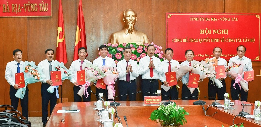 ba ria vung tau dieu dong bo nhiem hang loat can bo 1568.jpg