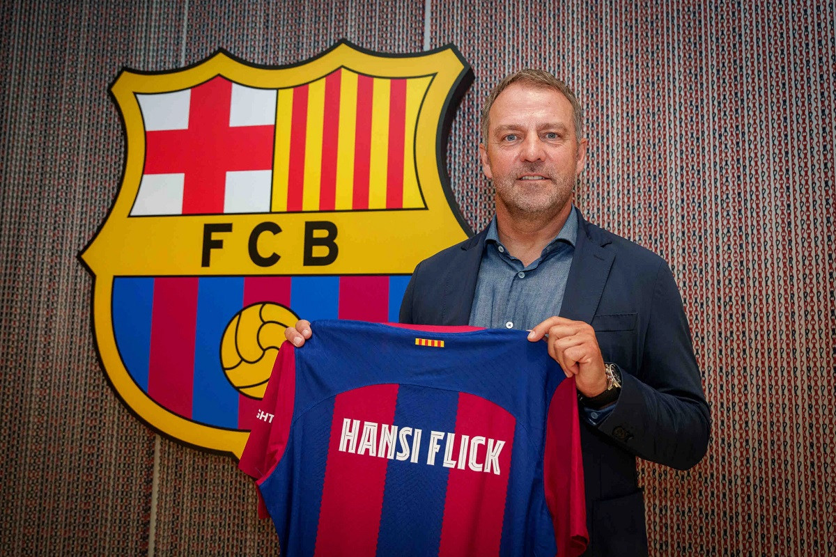 Barca không thể đăng ký Hansi Flick làm HLV trưởng