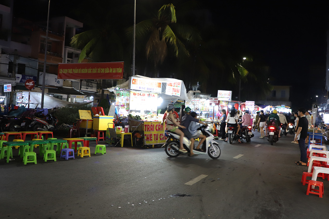 Giá thuê mặt bằng tăng gần 20 lần, tiểu thương chợ đêm Cần Thơ lo sốt vó