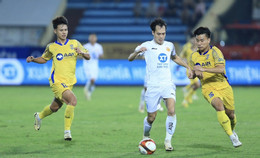 Nam Định vất vả giành 1 điểm trước SLNA