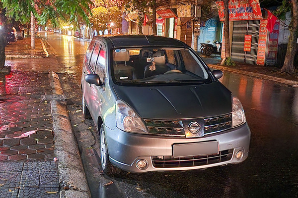 Xe 7 chỗ Nissan Livina 12 năm tuổi giá chỉ 200 triệu đồng có nên mua?