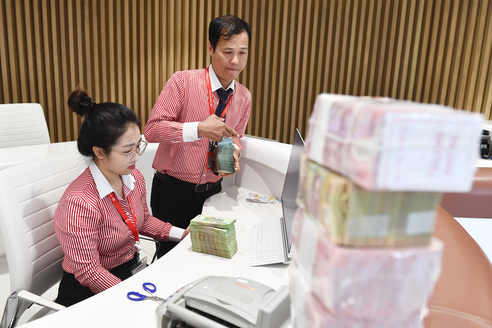 Lãi suất ngân hàng hôm nay 8/5: ‘Ông lớn’ gia nhập cuộc đua tăng lãi huy động