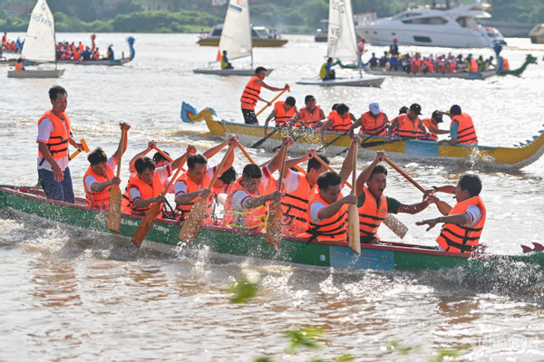'Chuyến tàu huyền thoại' và loạt sự kiện mới lạ tại Lễ hội Sông nước TP.HCM lần 2