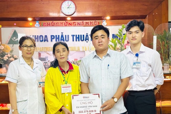 Trao hơn 222 triệu đồng đến em Hoàng Thanh Nam