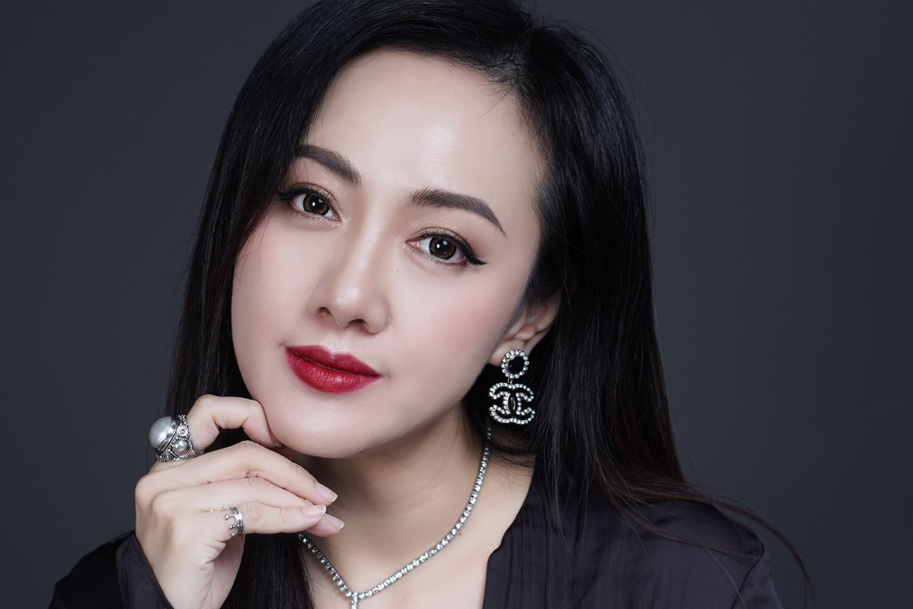 BTV Hoài Anh đẹp ngỡ ngàng khi không lên sóng VTV