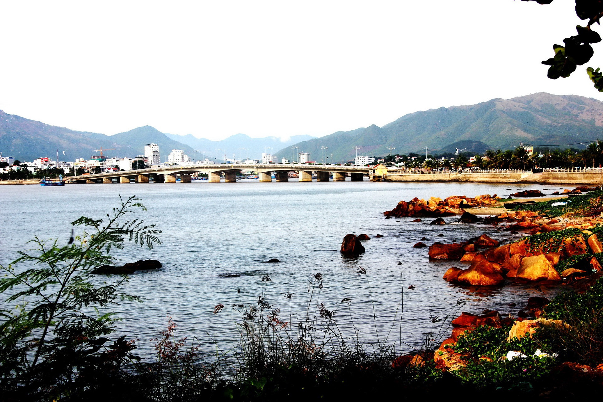 cau tran phu nha trang bac qua song cái NT.jpg