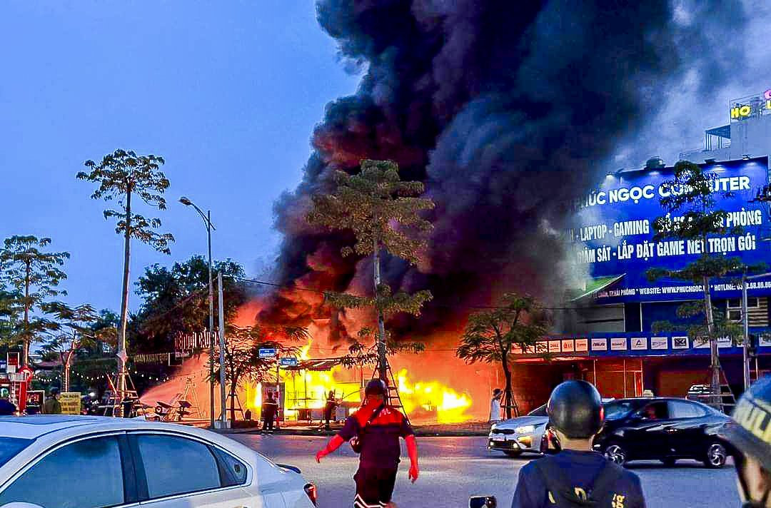 Bản tin sáng 9/5: Sau tiếng nổ lớn, quán ăn ở Hải Phòng bốc cháy dữ dội