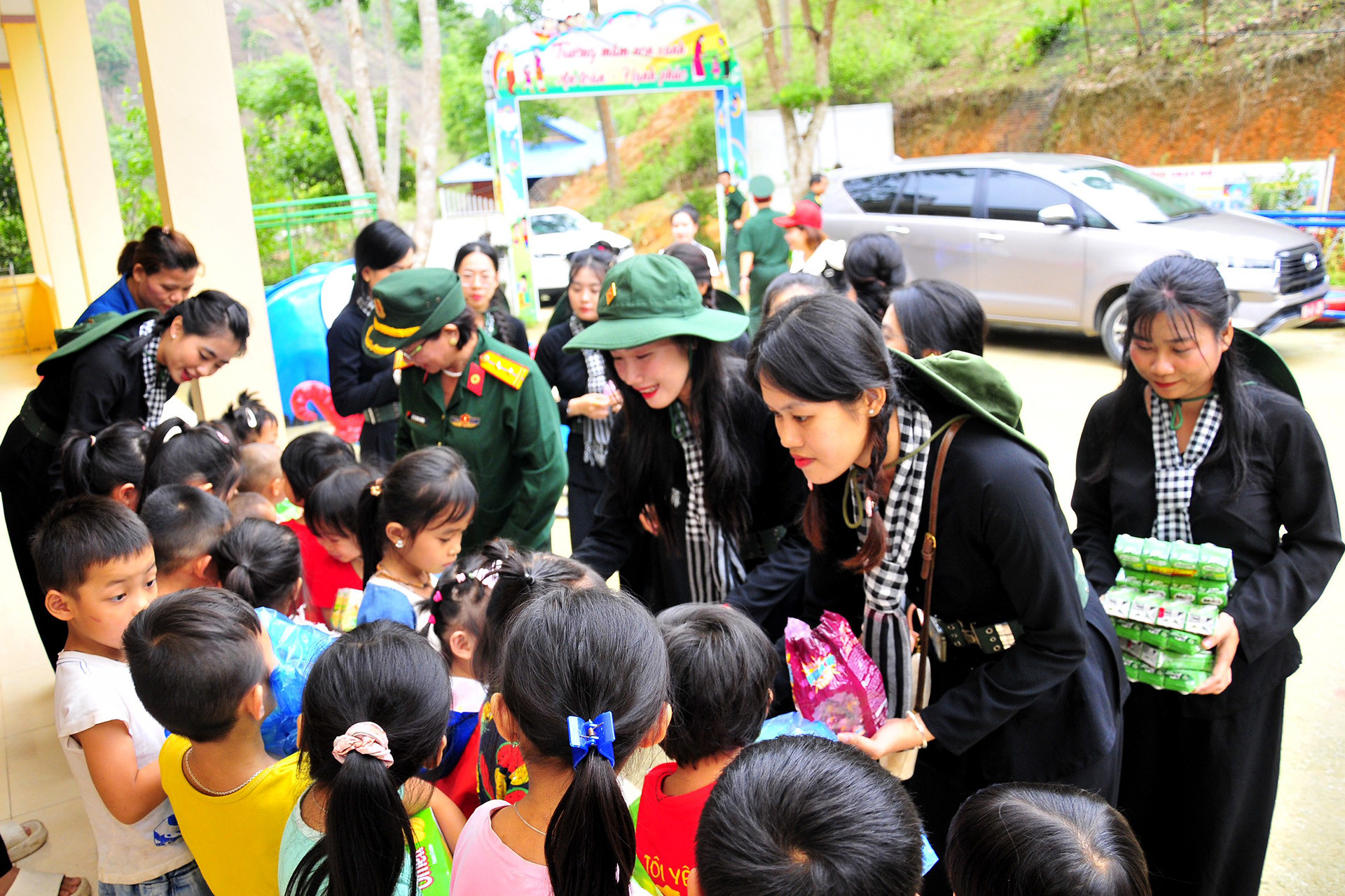 nữ du kích miền Nam