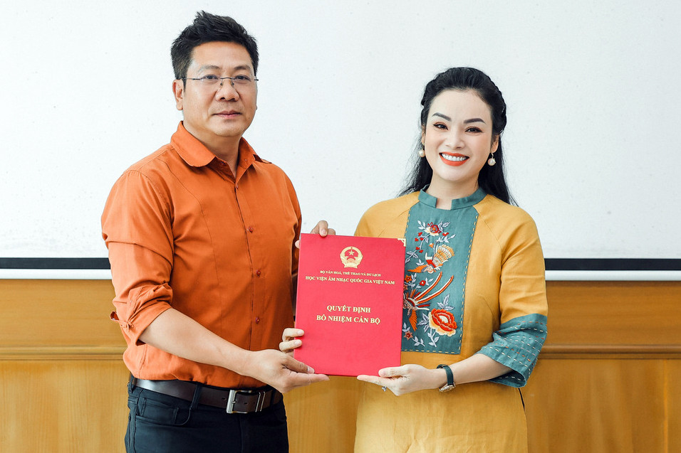 pgd phu trach do quoc hung trao quyet dinh cho tan nhan