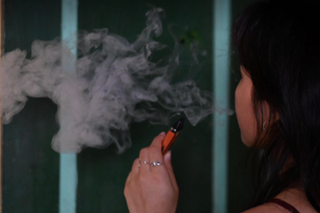 Tốn hàng trăm triệu đồng khi điều trị ca ngộ độc thuốc lá điện tử trộn ma túy