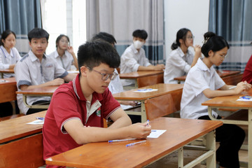 160 thí sinh Quảng Ninh vắng mặt trong ngày đầu thi lớp 10