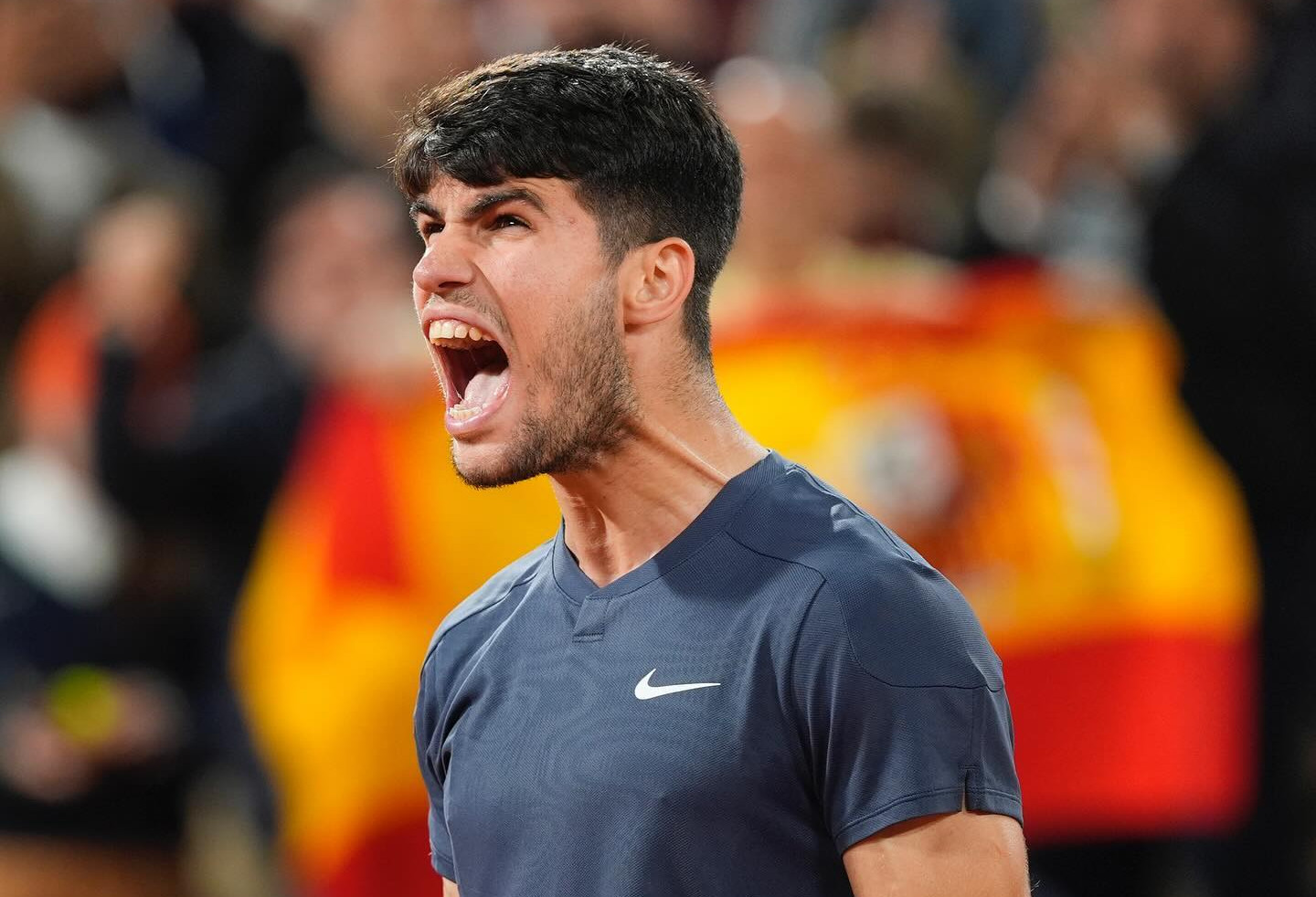 Carlos Alcaraz thẳng tiến vòng 4 Roland Garros