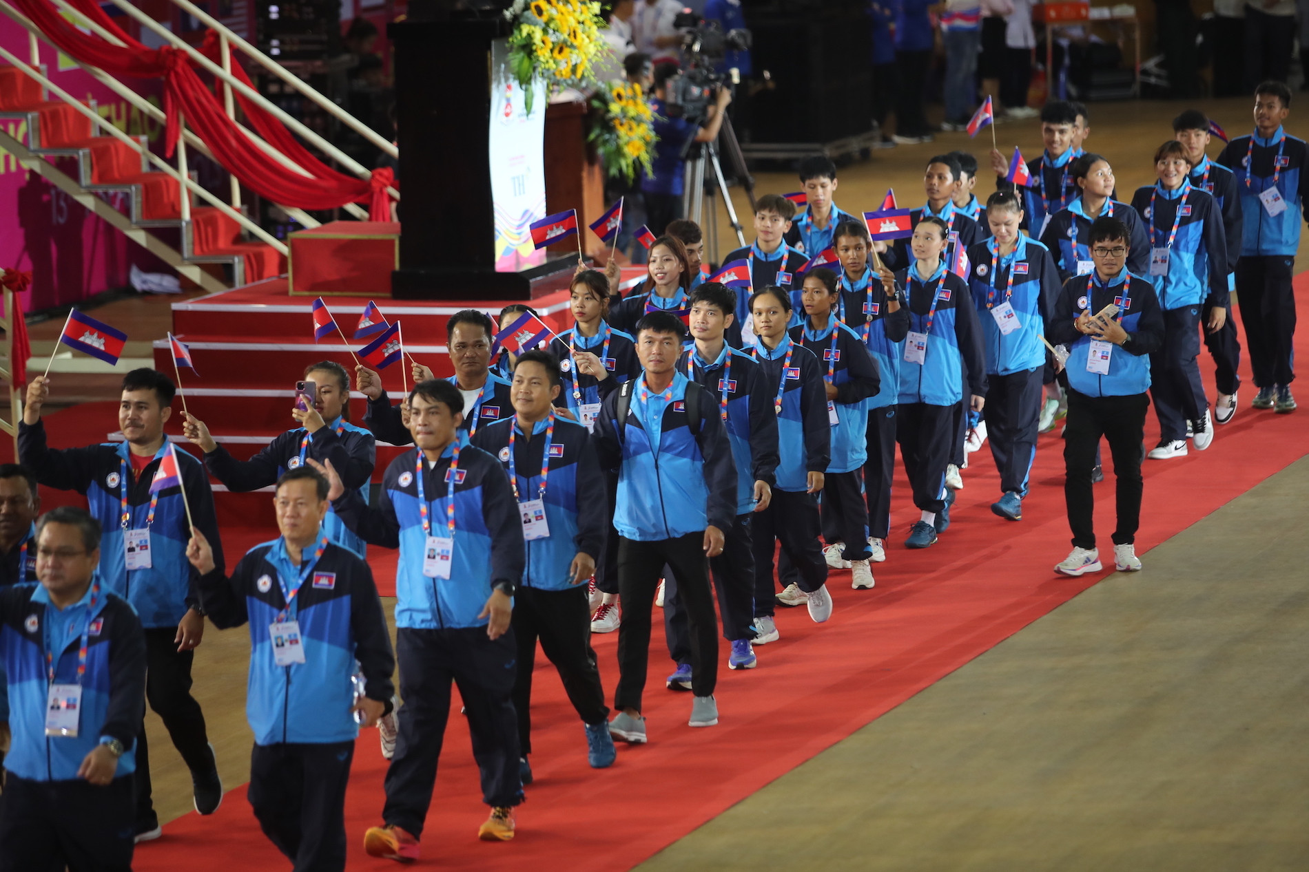 Đoàn Cambodia diễu hành.JPG.jpg