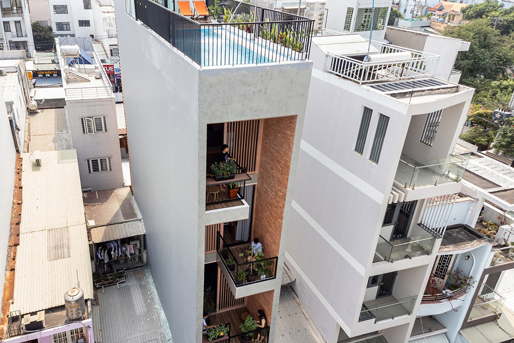 Nhà phố mặt tiền 3,5m tiện nghi có thang máy, bể bơi