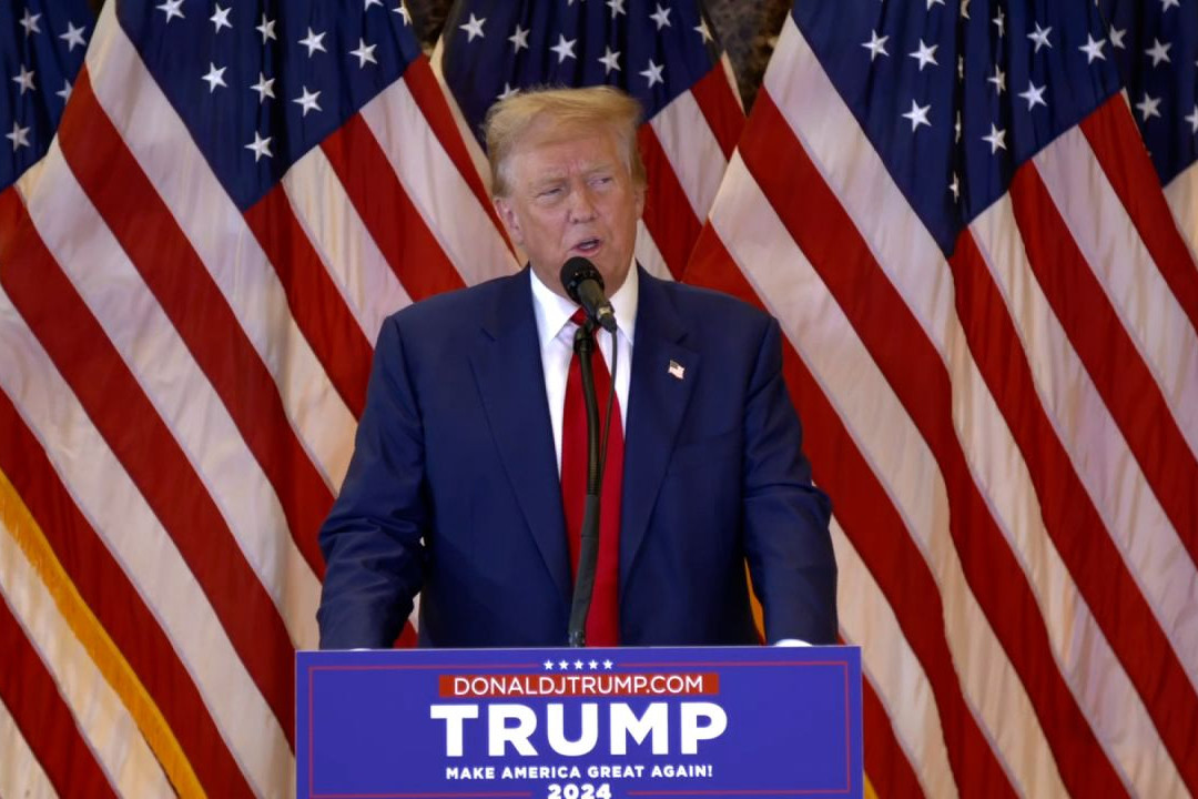 trump phat bieu o Thap Trump.jpg