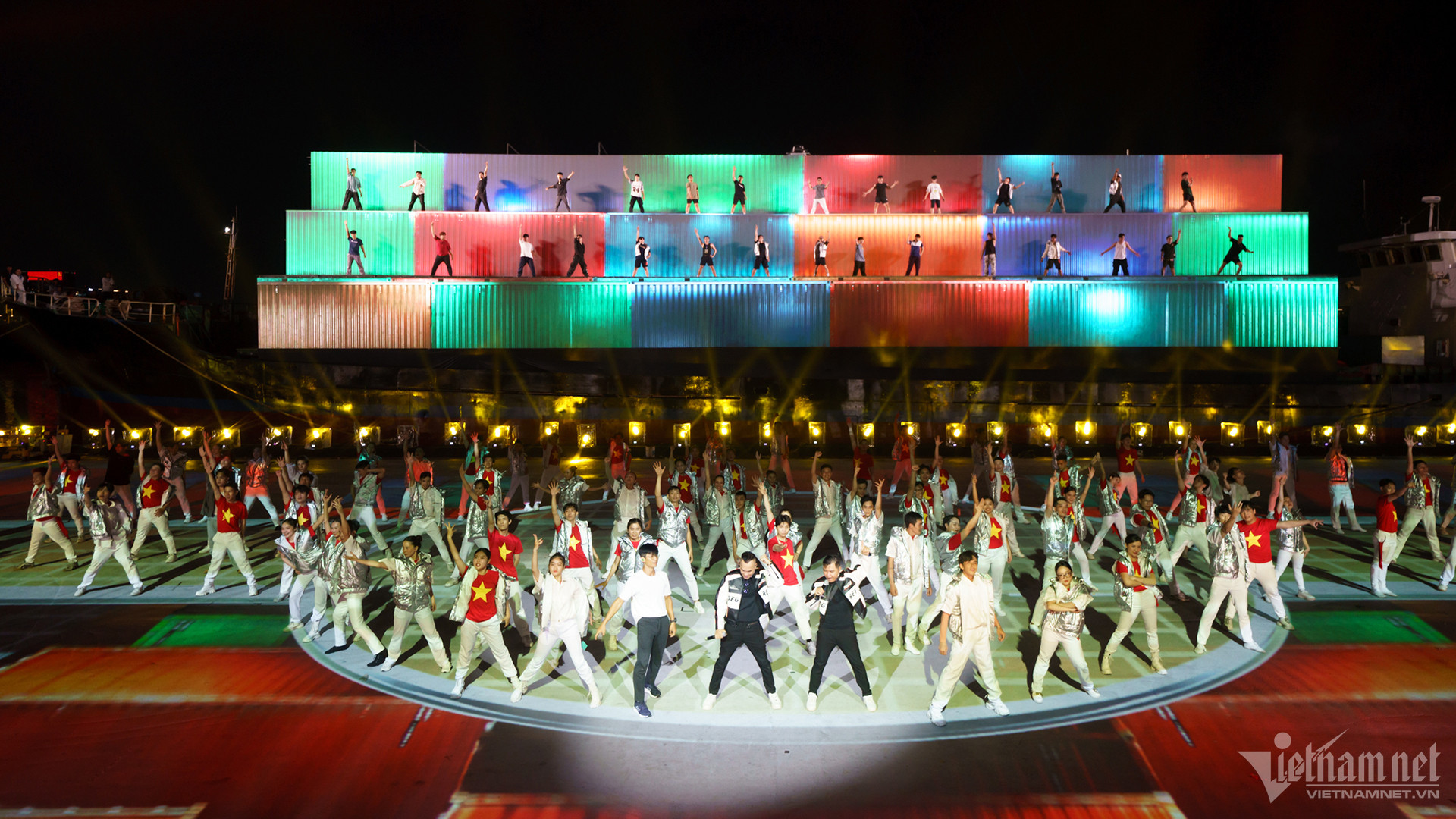 W-Khai mạc lễ hội sông nước.jpg