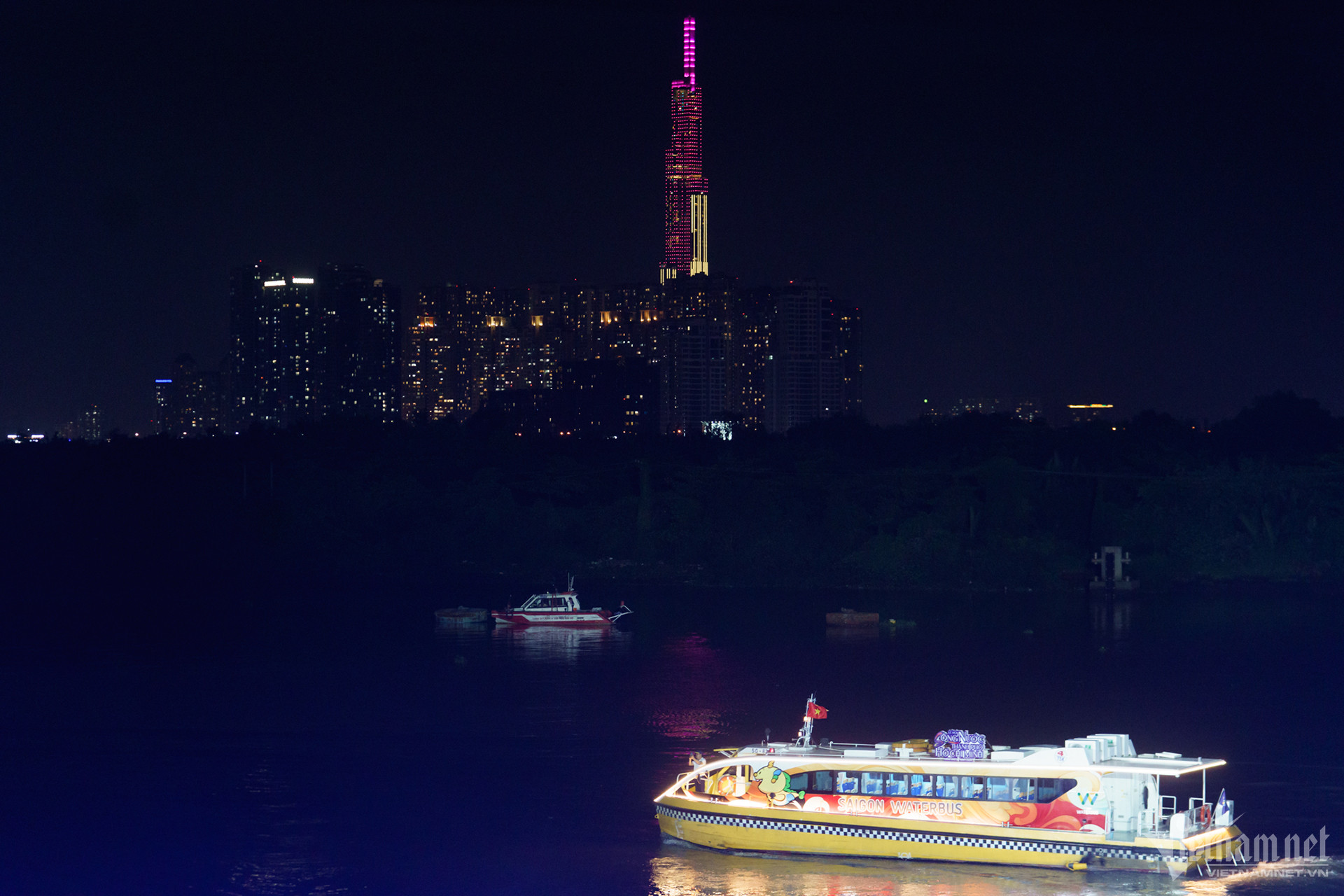 W-Khai mạc lễ hội sông nước.jpg