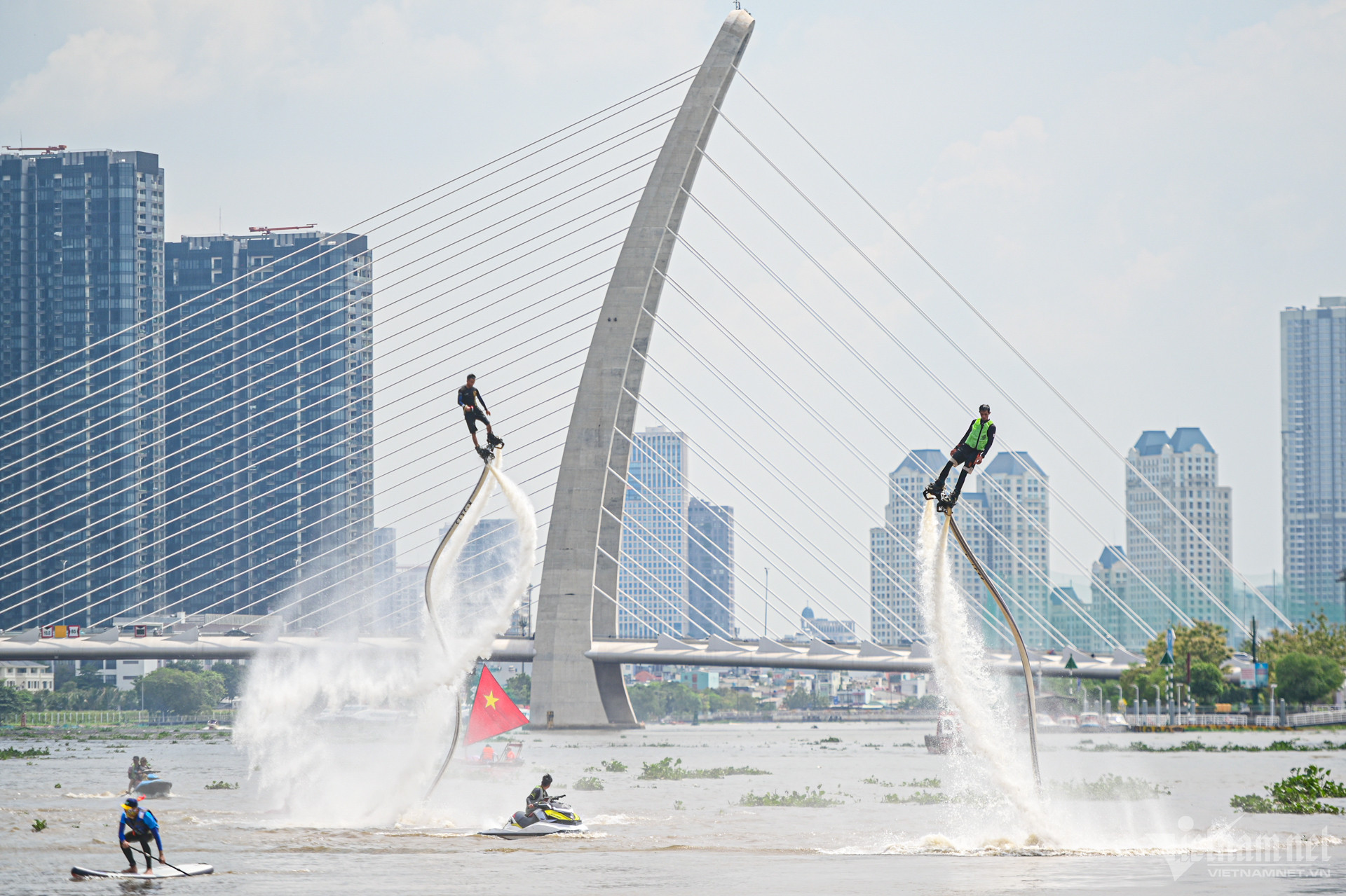 W-lễ hội sông nước TPHCM 10.jpg