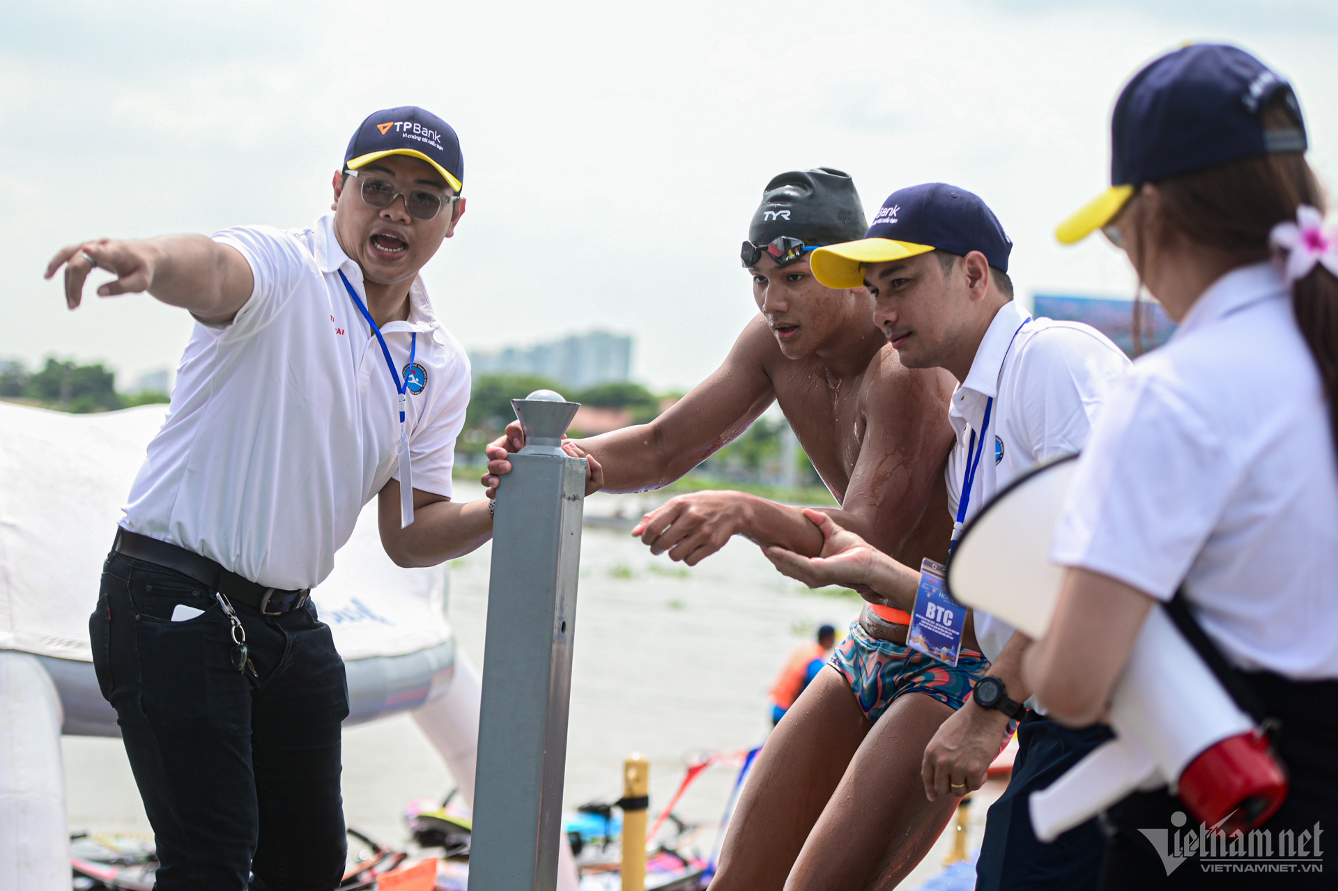 W-lễ hội sông nước TPHCM 21.jpg