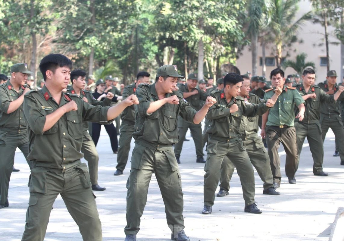 ban chuyen trach.jpg