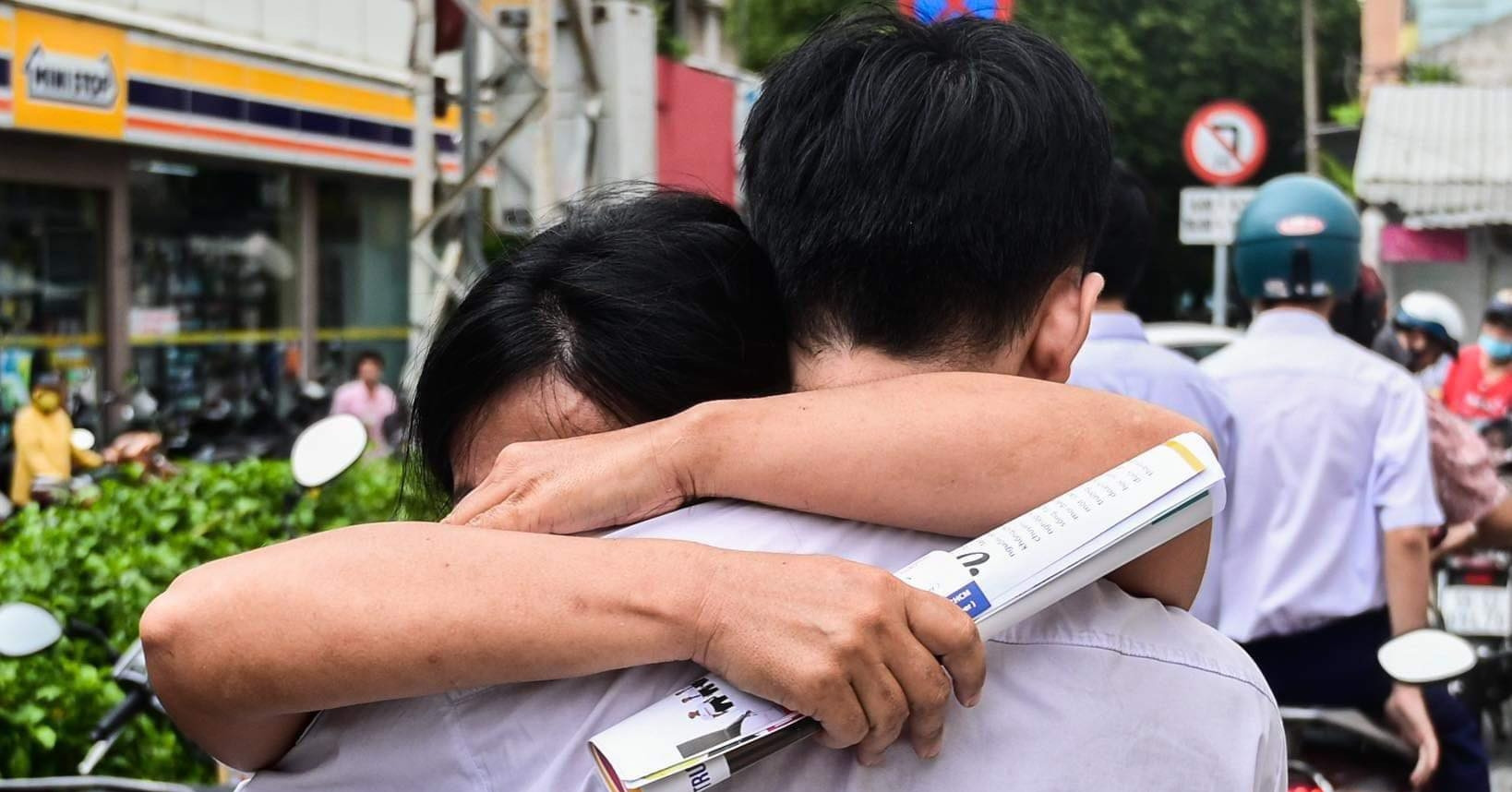 Học sinh bật khóc vì đề thi Toán lớp 10 năm 2024 TPHCM do học vẹt?