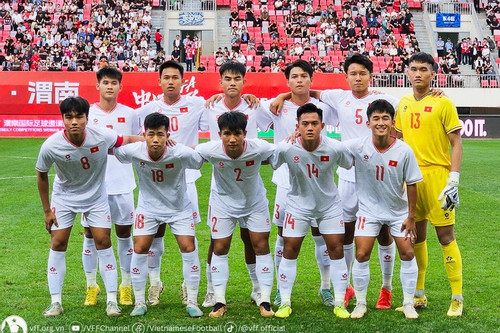 Chơi thiếu người, U19 Việt Nam thua Uzbekistan ở phút 93