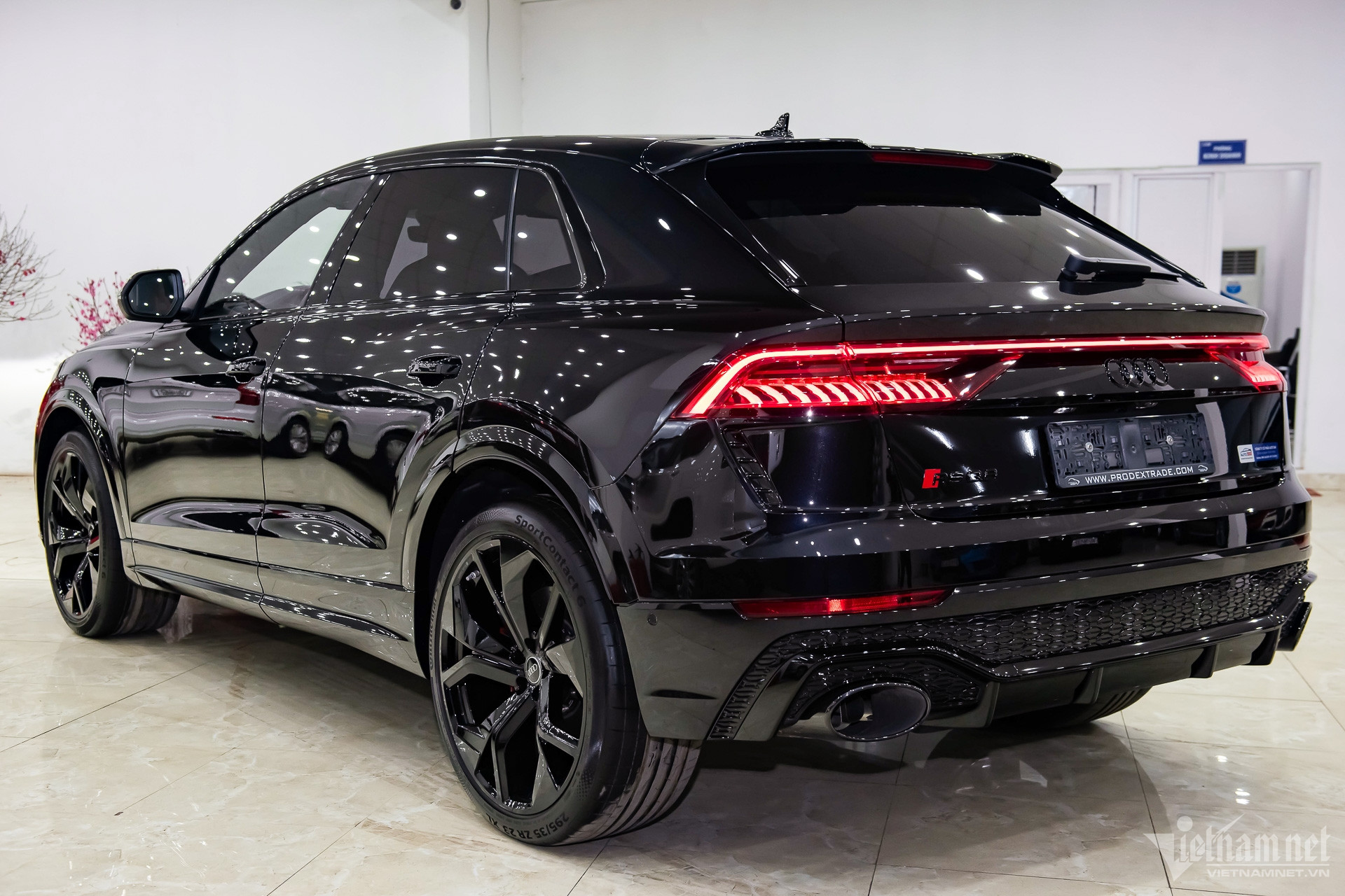 W-audi rs q8 3.JPG.jpg