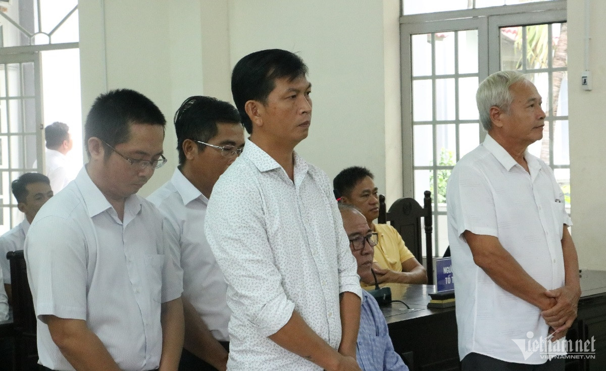 W-cựu chủ tịch huyện xuyên mộc cùng thuộc cấp bị phạt tù.JPG.jpg