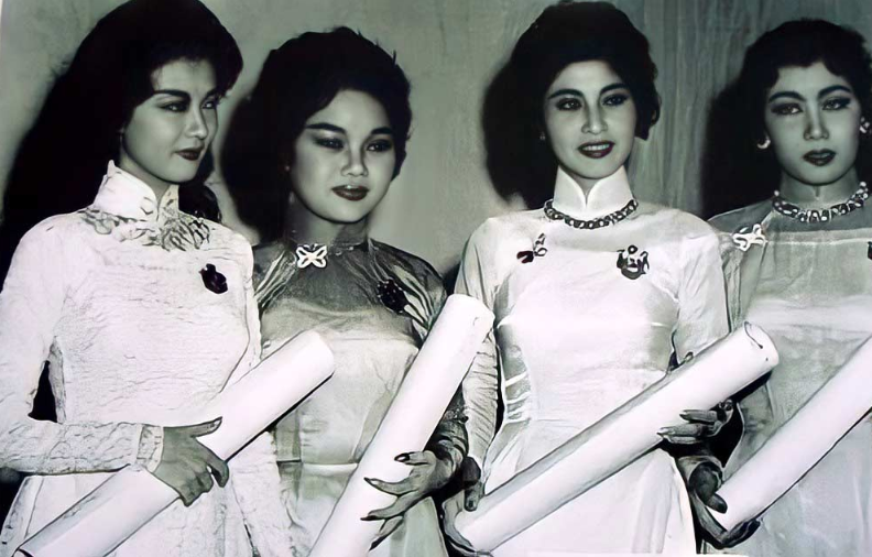 4 nghe si cai luong.png