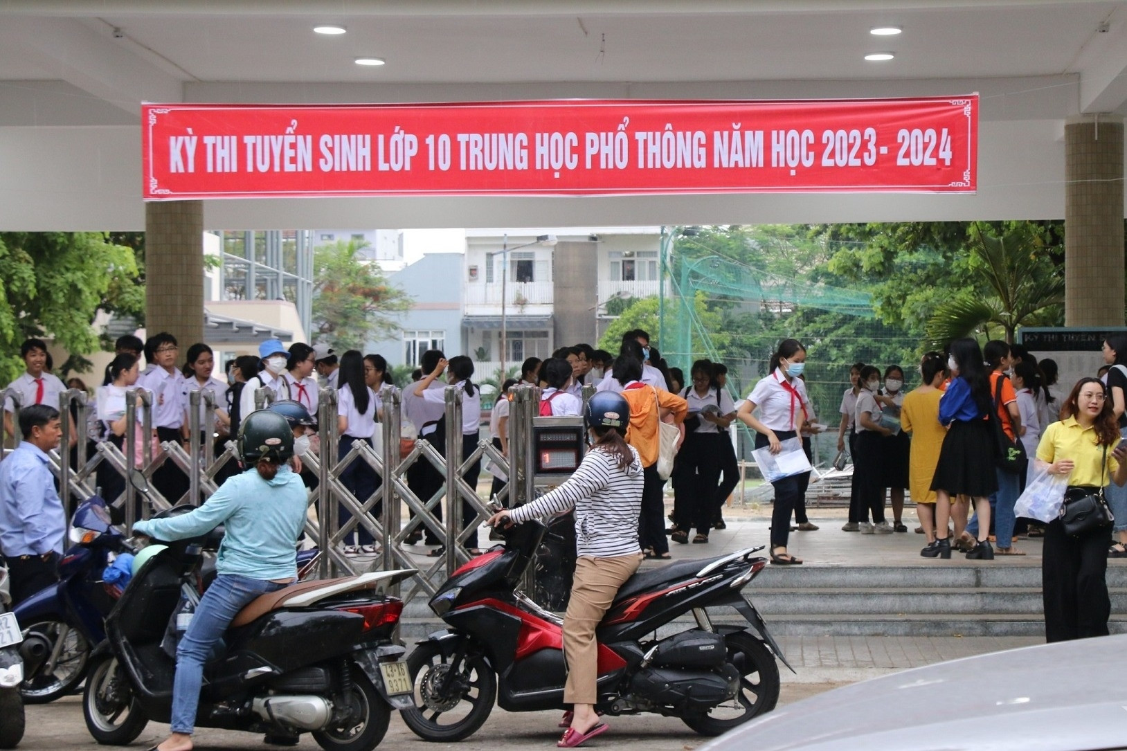 Đà Nẵng 'siết' hoạt động đưa đón học sinh bằng ô tô