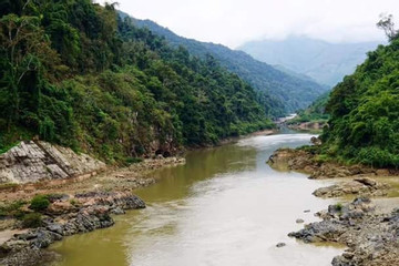 Đi tìm nơi con sông Đà chảy vào đất Việt