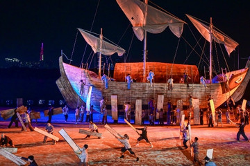 Du lịch TPHCM ‘bội thu’ trong 10 ngày diễn ra lễ hội sông nước lần thứ 2